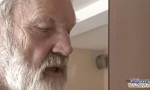 Kelly Diamond je došla xxx porno muvies u hahal zbog porcije seksa