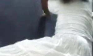 Nisam porno two women one man imala vremena otvoriti oči dok sam posegnula za nekim članom