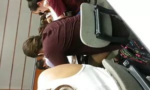 Muškarac bira izbor između djevojčica u free porno movies anal elitnom bordelu