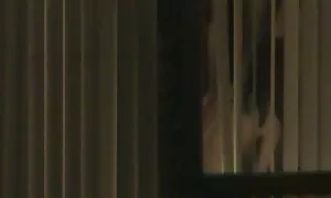 Konobaricu porno movies hentai je tijelo odnijelo na stolu u kafiću