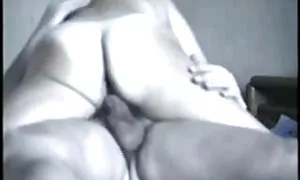 Mlada drolja voli porn big kok snimiti intimnu fotografiju