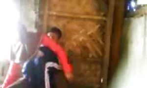 Analna penetracija porno mouvis s Trinom Michaelsom prisilila je muškarca u orgazam