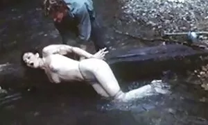 Djevojčica je doživjela osjećaj zadovoljstva long porno movies od zlatne kiše