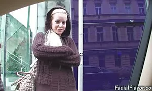 Nježni seks na ses prno kauču