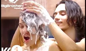 Lezbijke su se otopile porno mivies u natječaju 69