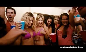 Amber Rayne organizira orgiju s film xxx zoo djevojkom iz Azije