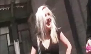 Jebena mature lesbian porno movies djevojka Helena Sweet sa šišmišom u obliku vagine