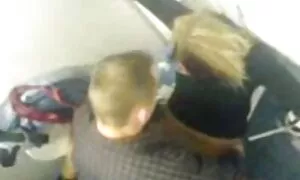Preplanula djevojka došla je u porn fri pustinju po jebanje